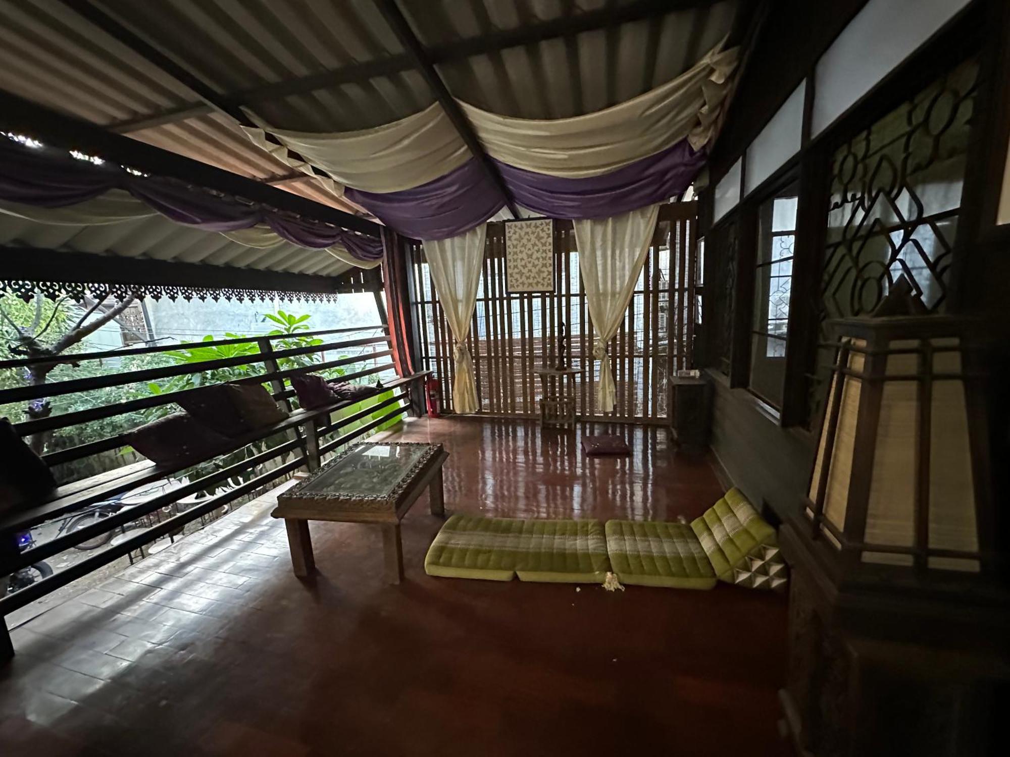 Nearthepark Boutique House Hostel Chiang Mai Exterior photo
