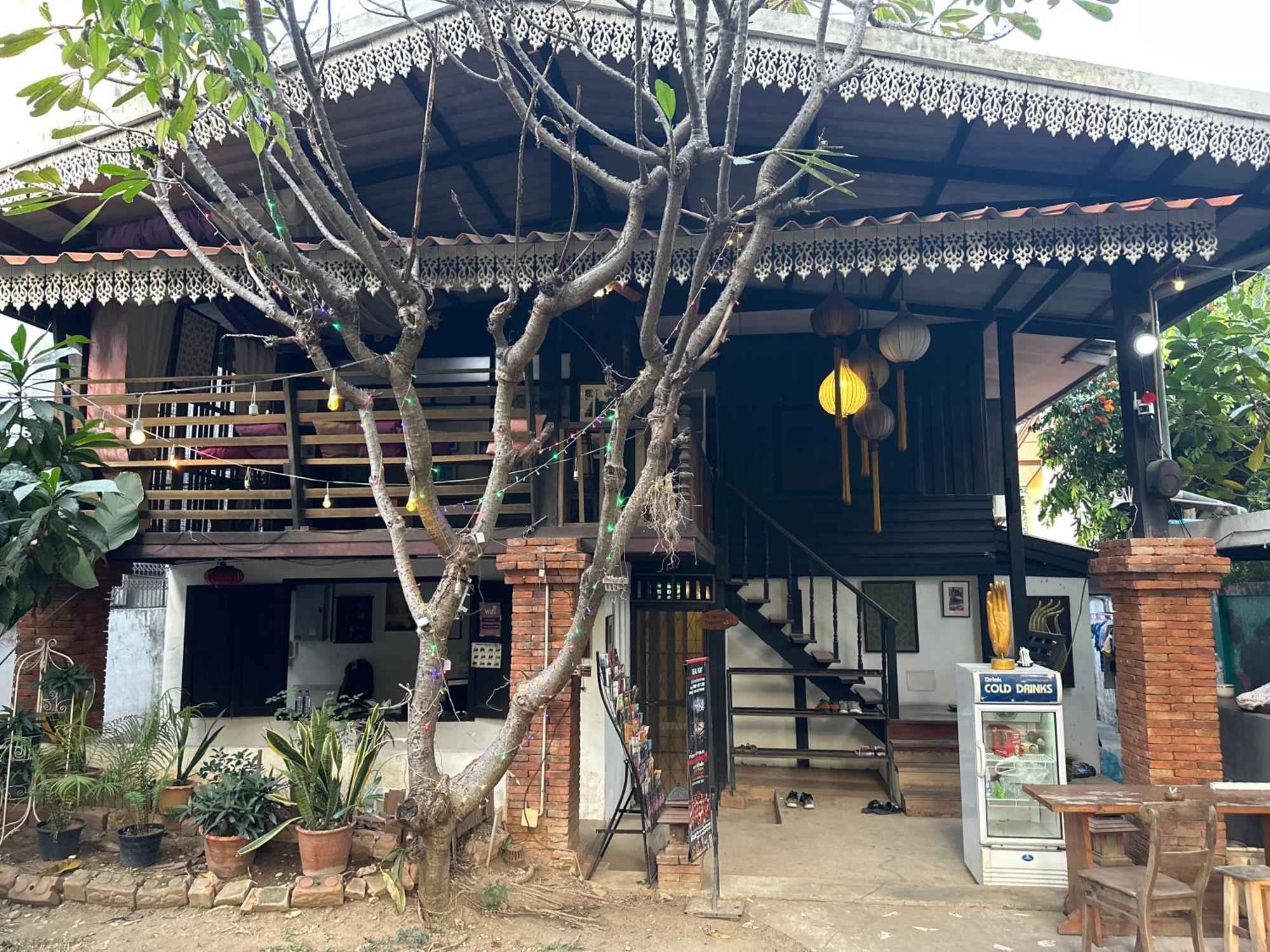 Nearthepark Boutique House Hostel Chiang Mai Exterior photo