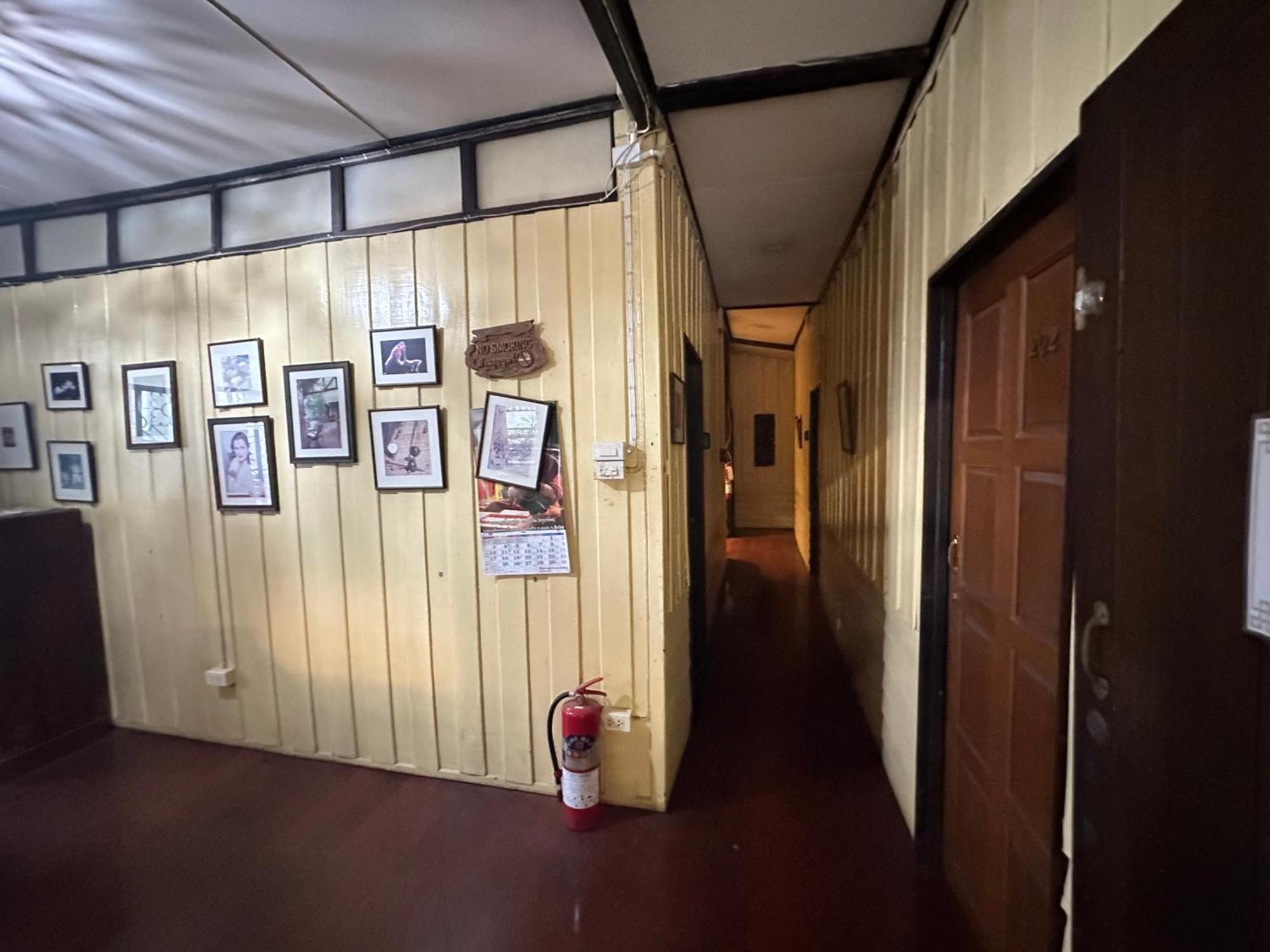Nearthepark Boutique House Hostel Chiang Mai Exterior photo